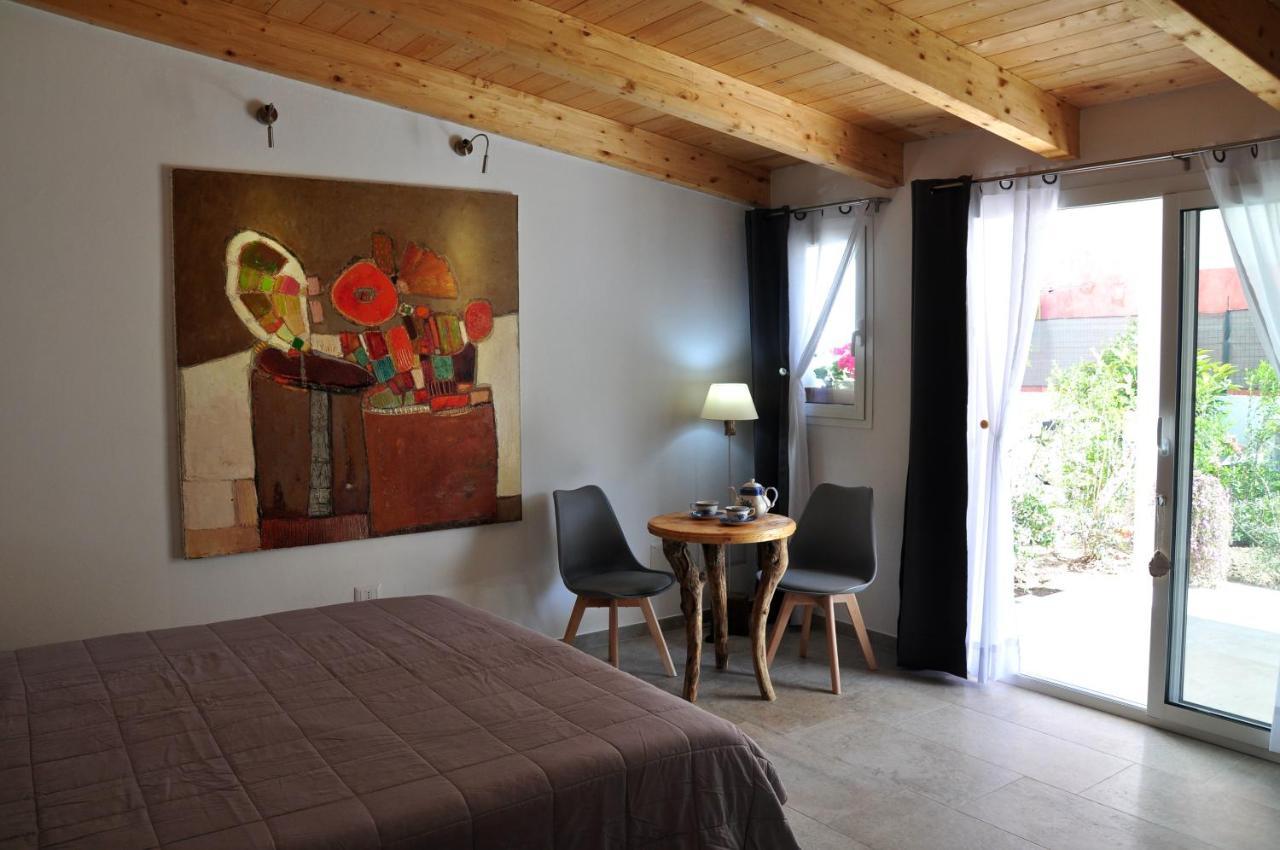B&B Les Chambres Rooms & Suite サンタ・テレーザ・ガッルーラ エクステリア 写真