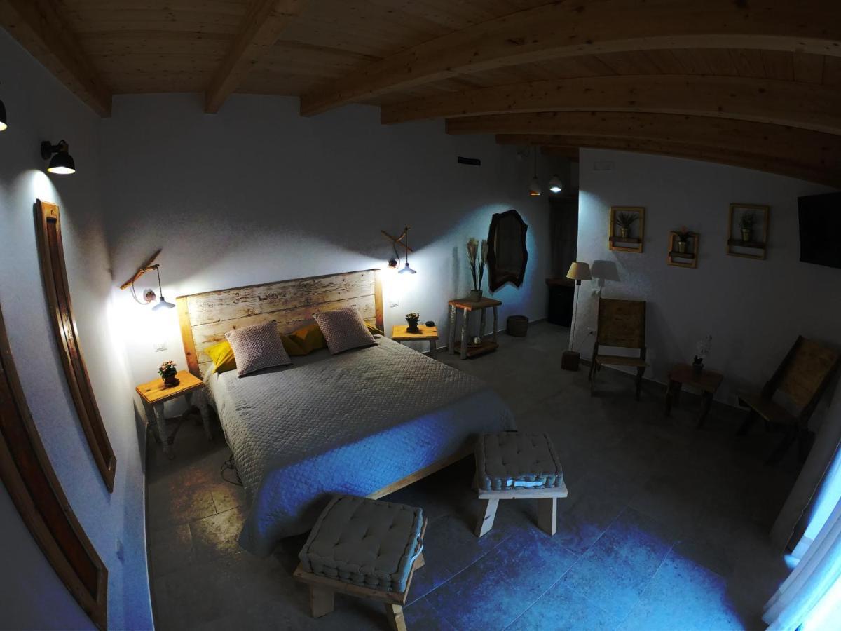 B&B Les Chambres Rooms & Suite サンタ・テレーザ・ガッルーラ エクステリア 写真