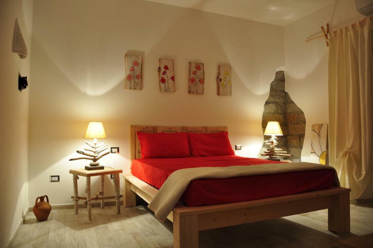 B&B Les Chambres Rooms & Suite サンタ・テレーザ・ガッルーラ エクステリア 写真